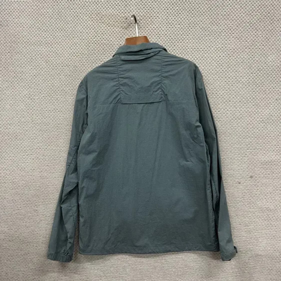 네파 아웃도어 프린팅로고 윈드러너 바람막이 자켓 100 A01981 상품이미지2