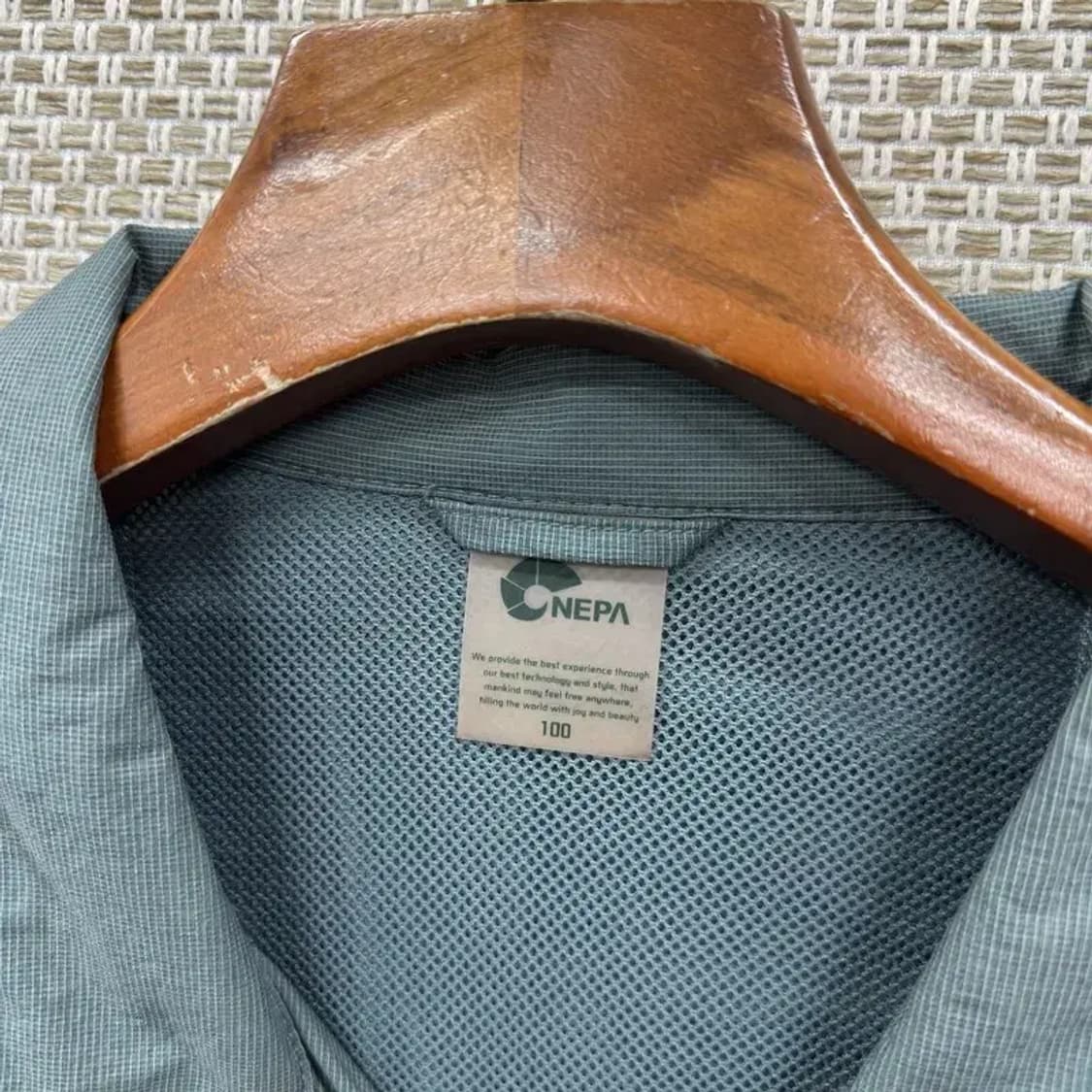 네파 아웃도어 프린팅로고 윈드러너 바람막이 자켓 100 A01981 상품이미지3