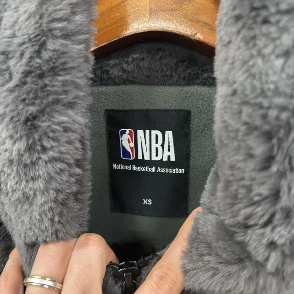 NBA 브루클린 오버핏 퍼 후리스 후드집업 XS A01985 상품이미지3