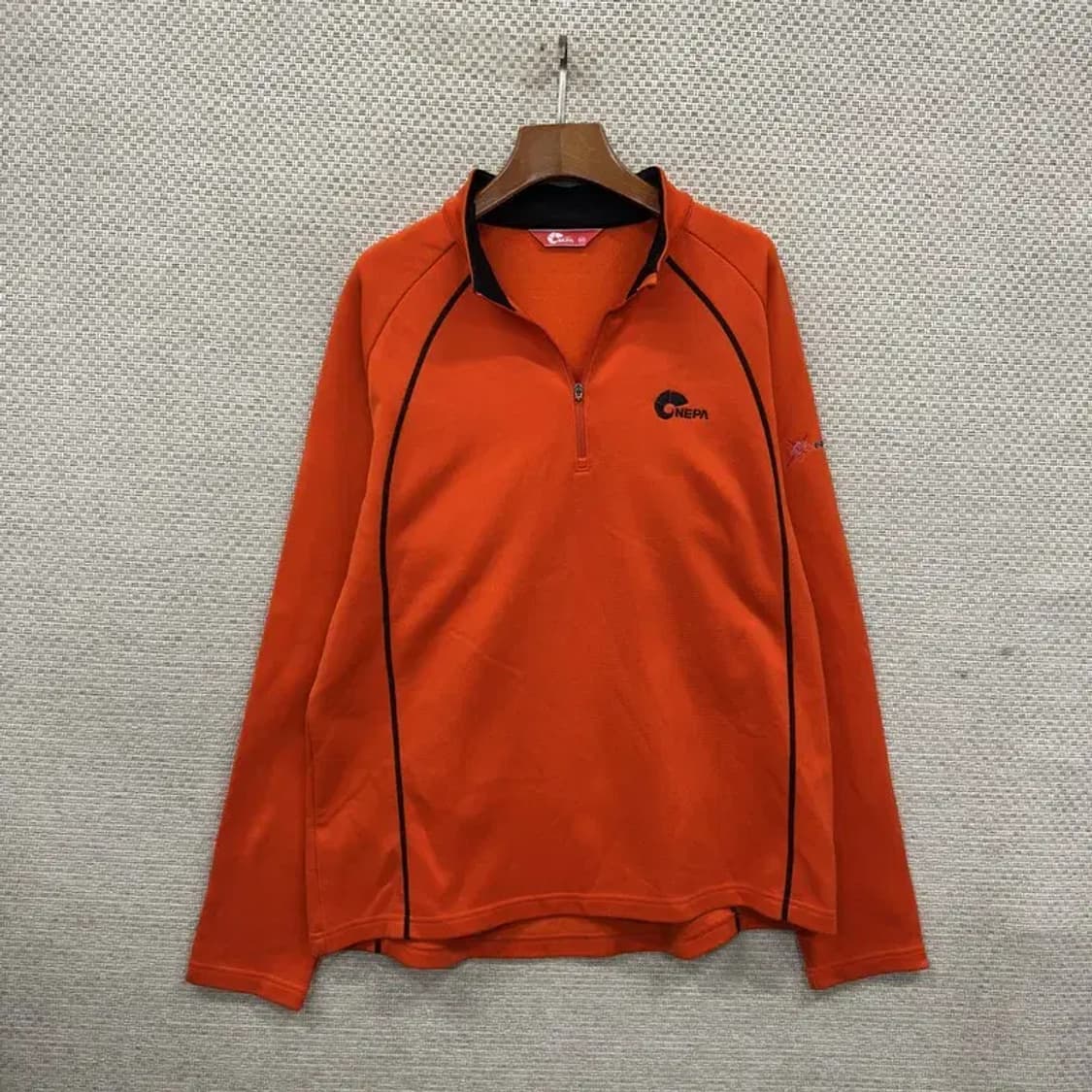 네파 아웃도어 자수로고 약기모 반집업 긴팔티 105 A02065 상품이미지1