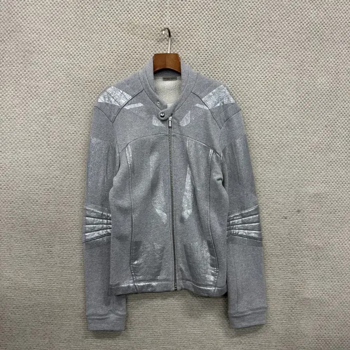 보테가베네타 정품 실버메탈릭 약기모 집업 95 A02071 상품이미지1