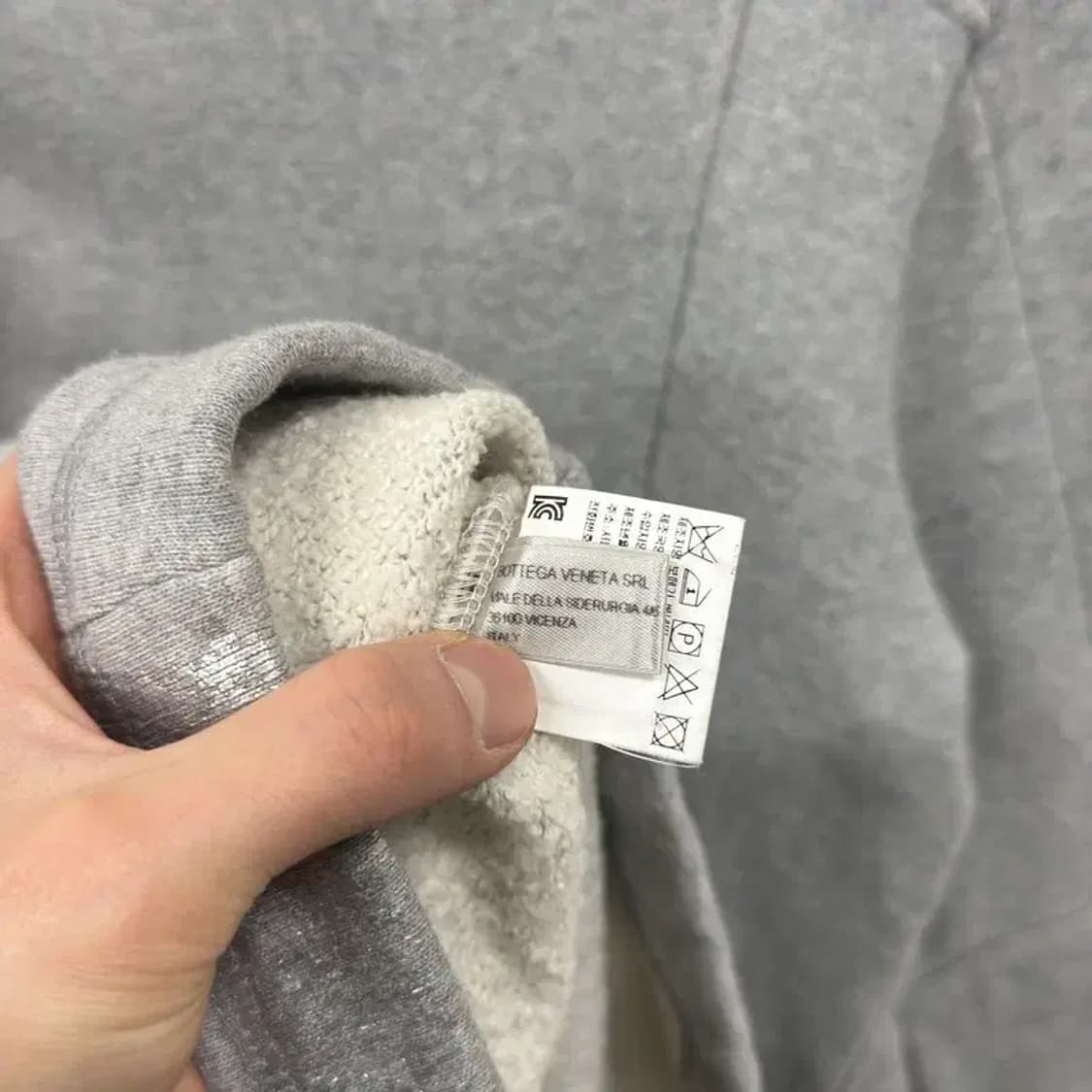 보테가베네타 정품 실버메탈릭 약기모 집업 95 A02071 상품이미지5