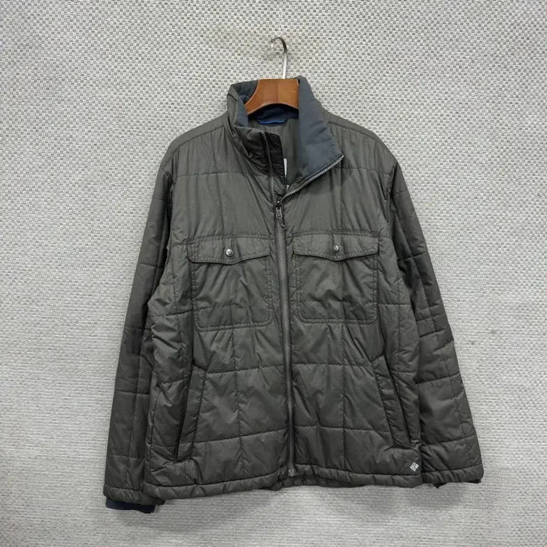 콜럼비아 아웃도어 옴니히터 경량 패딩 점퍼 L A02074 상품이미지1