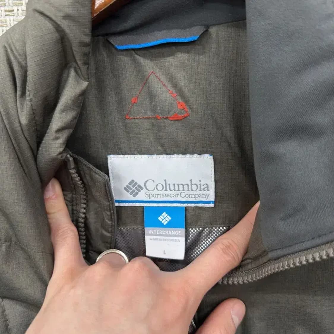 콜럼비아 아웃도어 옴니히터 경량 패딩 점퍼 L A02074 상품이미지3