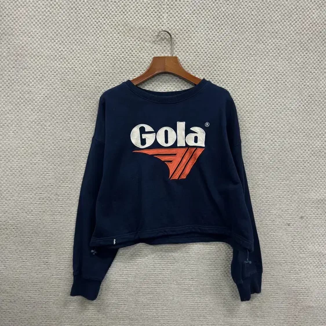 골라 빅프린팅로고 크롭 스웻셔츠 맨투맨 F A02212 상품이미지1