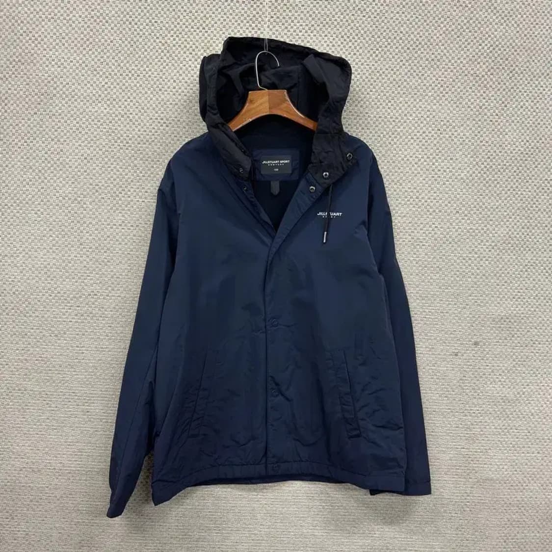 질스튜어트 뉴욕 캐주얼 프린팅로고 바람막이 자켓 100 A02289 상품이미지1