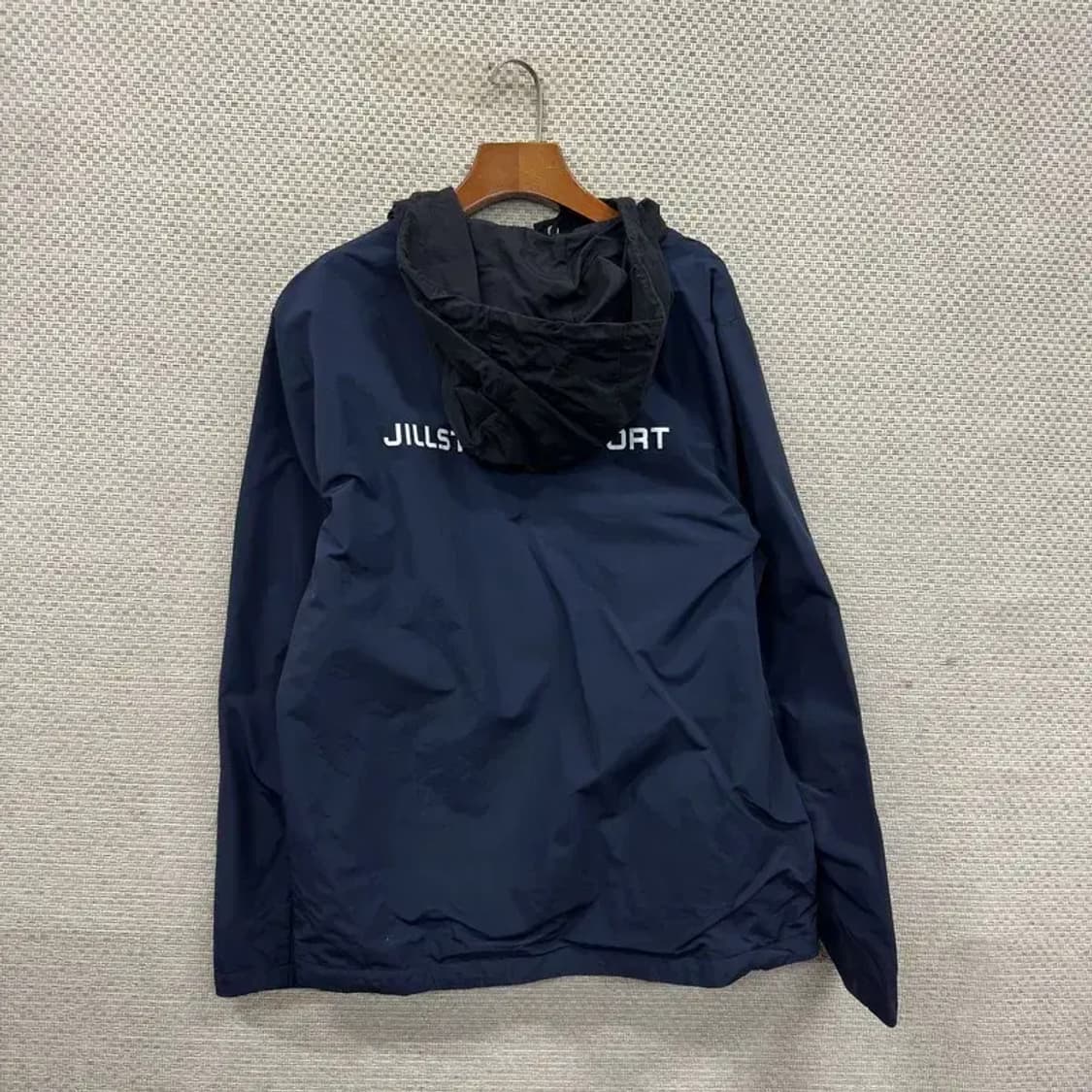 질스튜어트 뉴욕 캐주얼 프린팅로고 바람막이 자켓 100 A02289 상품이미지2