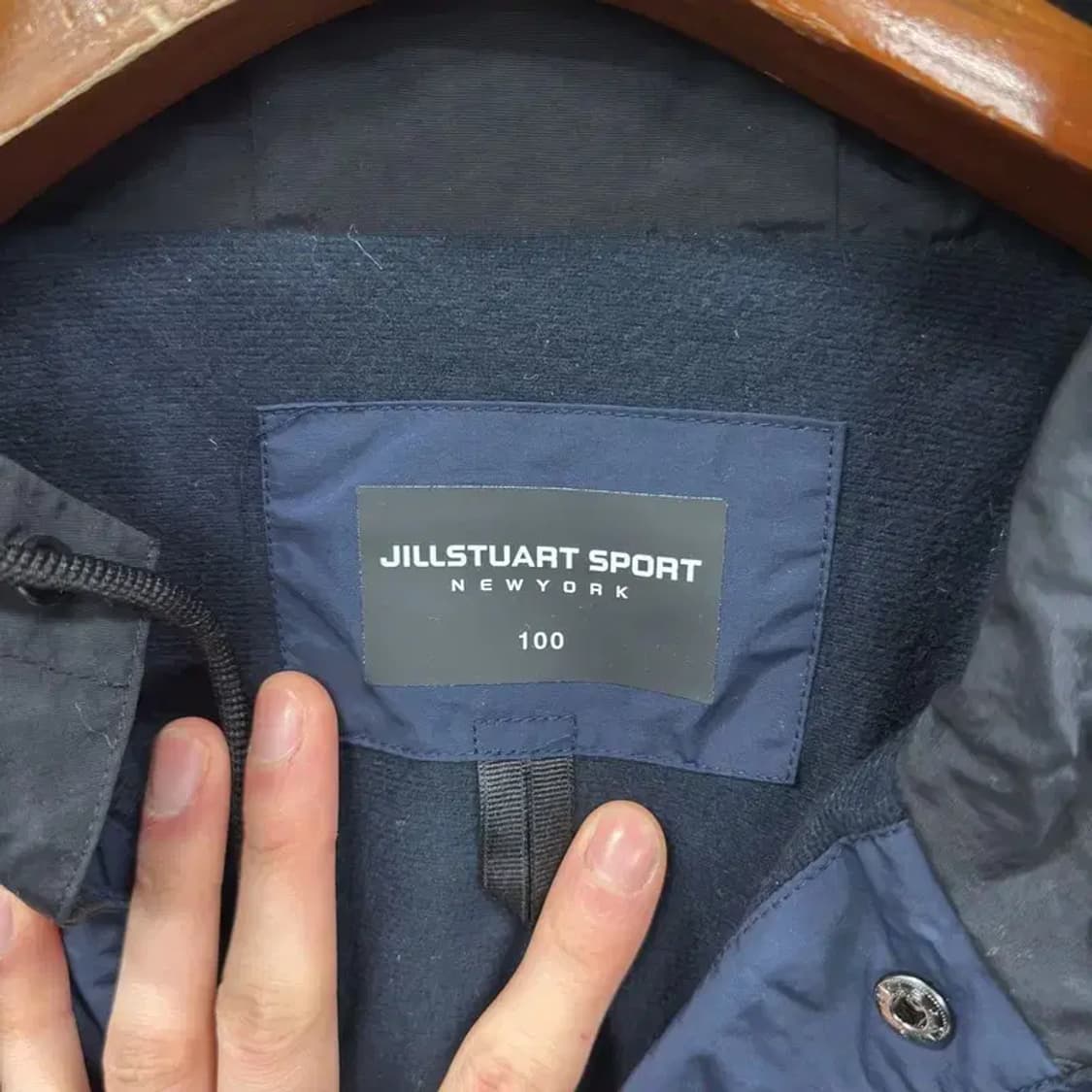 질스튜어트 뉴욕 캐주얼 프린팅로고 바람막이 자켓 100 A02289 상품이미지3