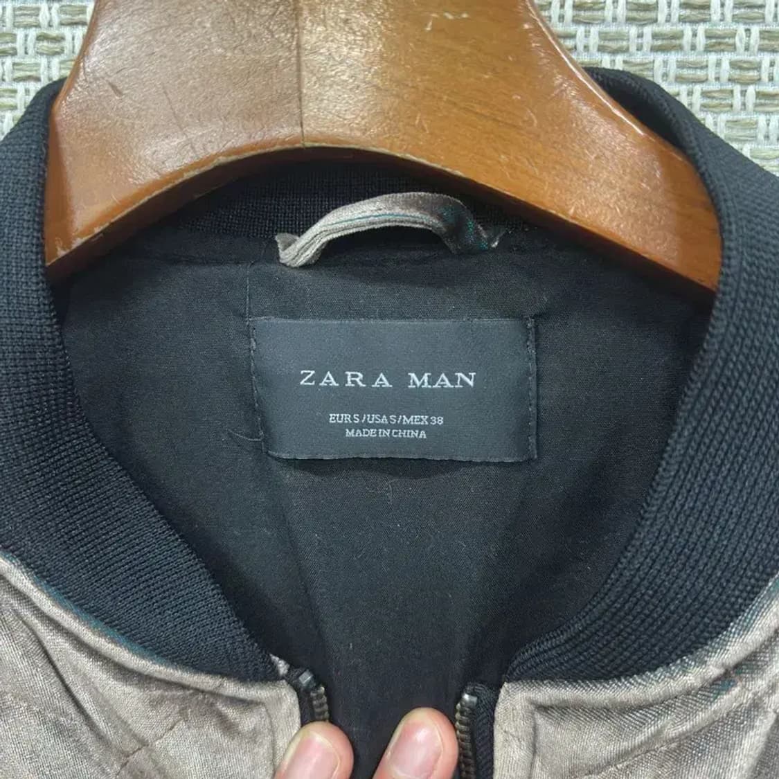 자라 ZARA 캐주얼 퀄팅 유광 벨벳 자켓 S A02362 상품이미지3