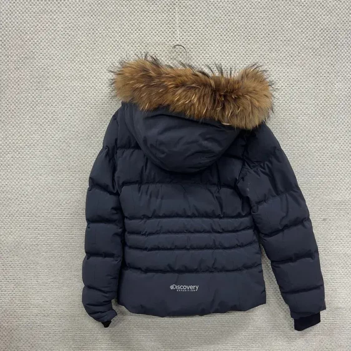 디스커버리 프린팅로고 너구리퍼 오리털 덕다운 패딩 100 A02365 상품이미지2