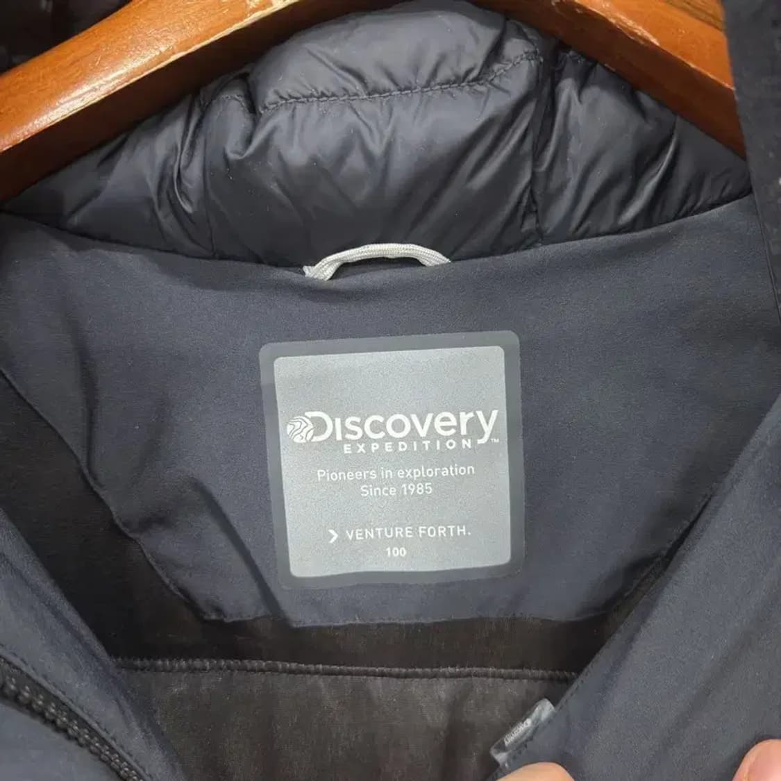 디스커버리 프린팅로고 너구리퍼 오리털 덕다운 패딩 100 A02365 상품이미지3