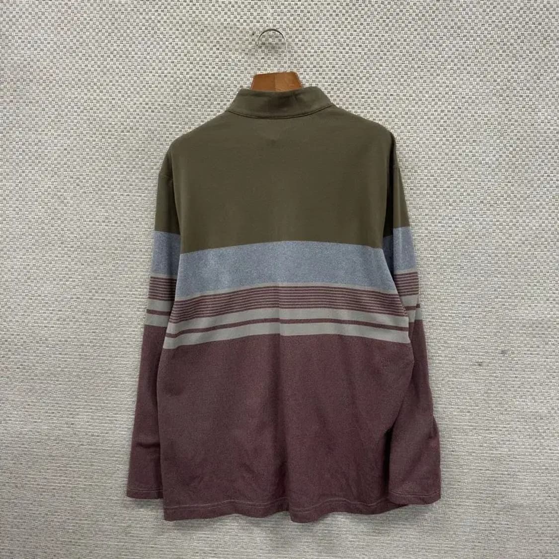 네파 아웃도어 자수로고 반집업 긴팔티 105 A02376 상품이미지2