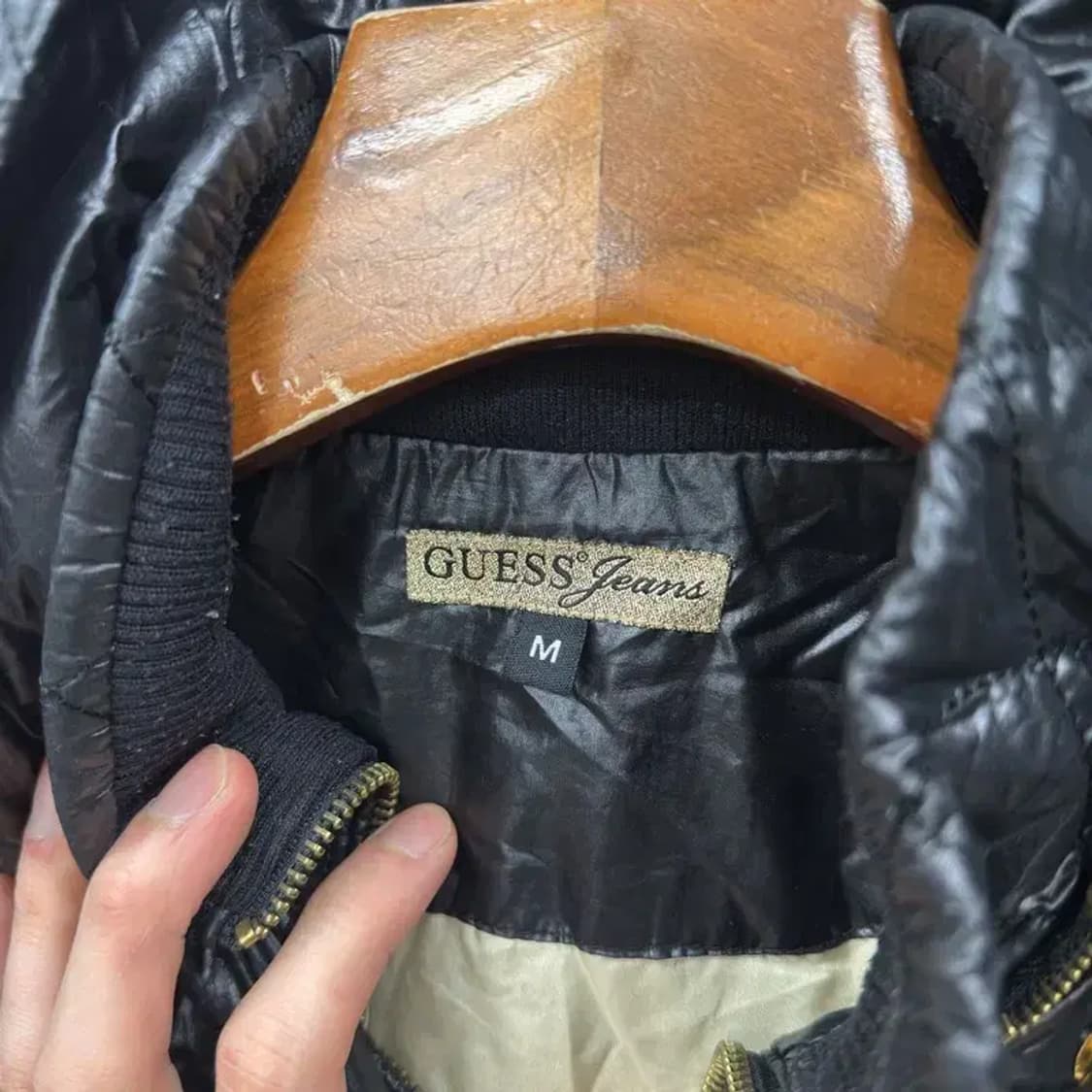 게스 금장로고 Y2K 퀄팅 경량 패딩 자켓 M A02458 상품이미지3