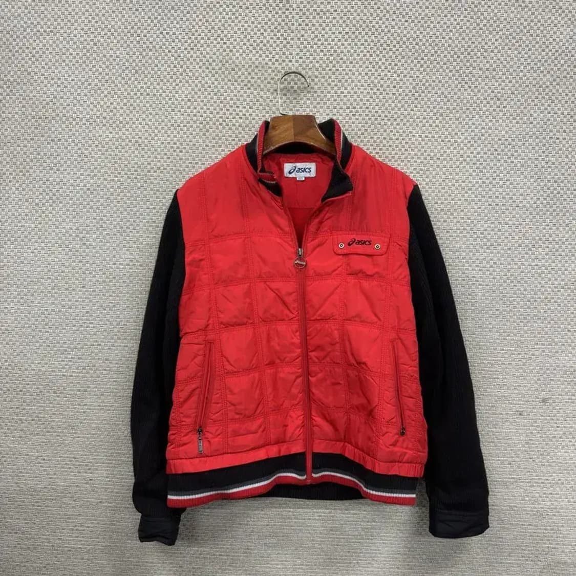 아식스 캐주얼 자수로고 퀄팅 니트소매 점퍼 100 A02449 상품이미지1