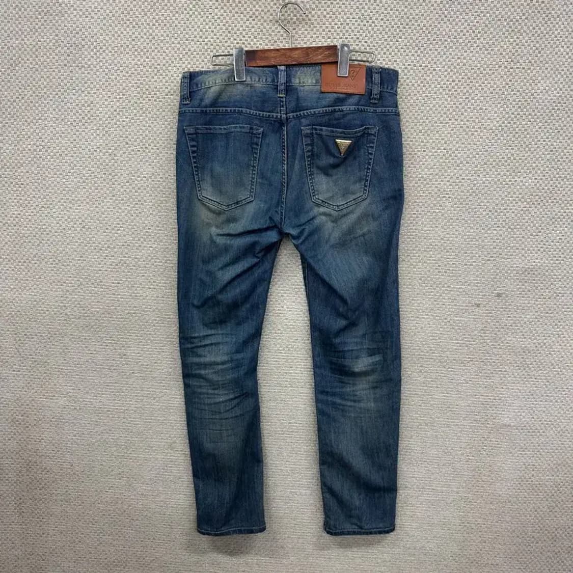 게스 금장로고 워싱 데님 청바지 31인치 A02479 상품이미지2
