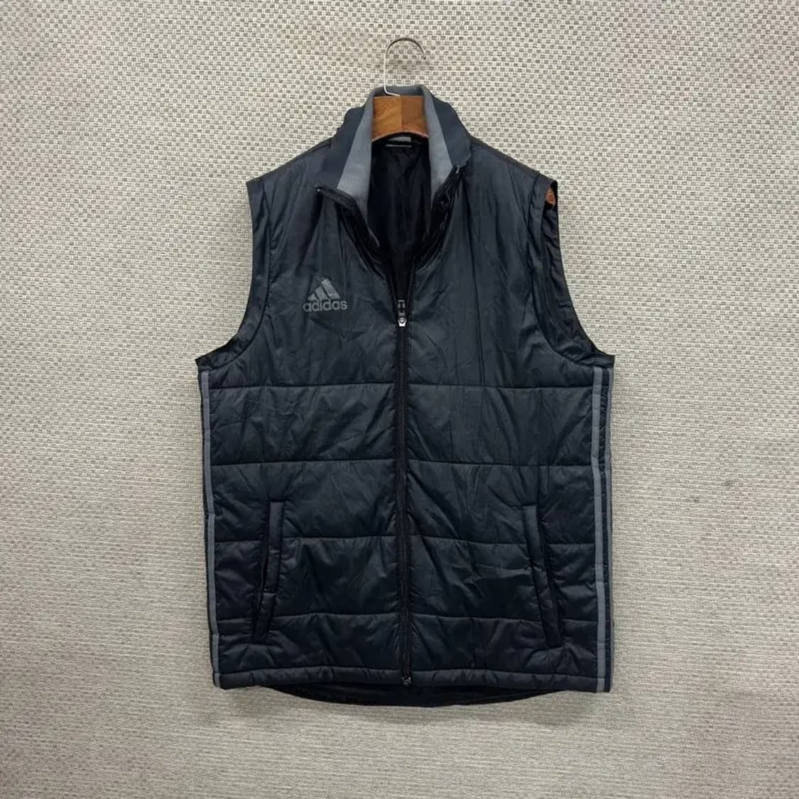 아디다스 캐주얼 프린팅로고 패딩 조끼 베스트 105 A02540 상품이미지1