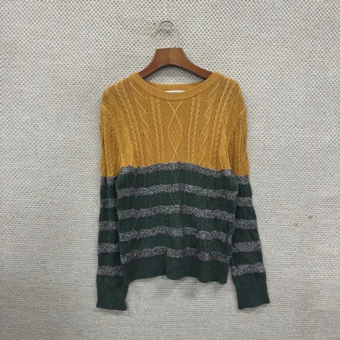 커스텀멜로우 캐주얼 케이블 배색 울 니트 스웨터 95 A02605 상품이미지1