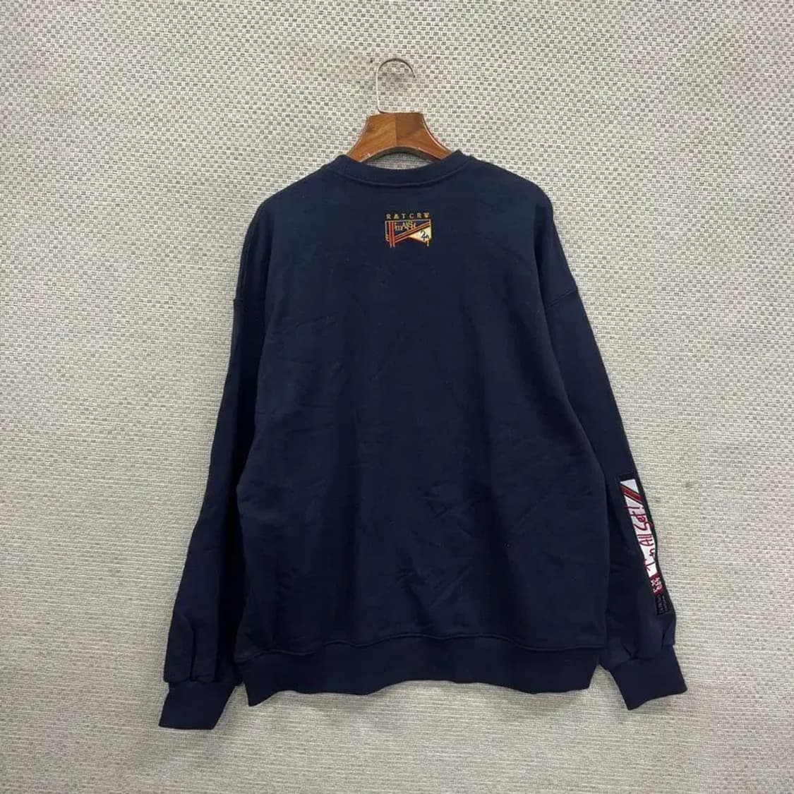 로맨틱크라운 캐주얼 자수로고 스웻셔츠 맨투맨 M A02607 상품이미지2