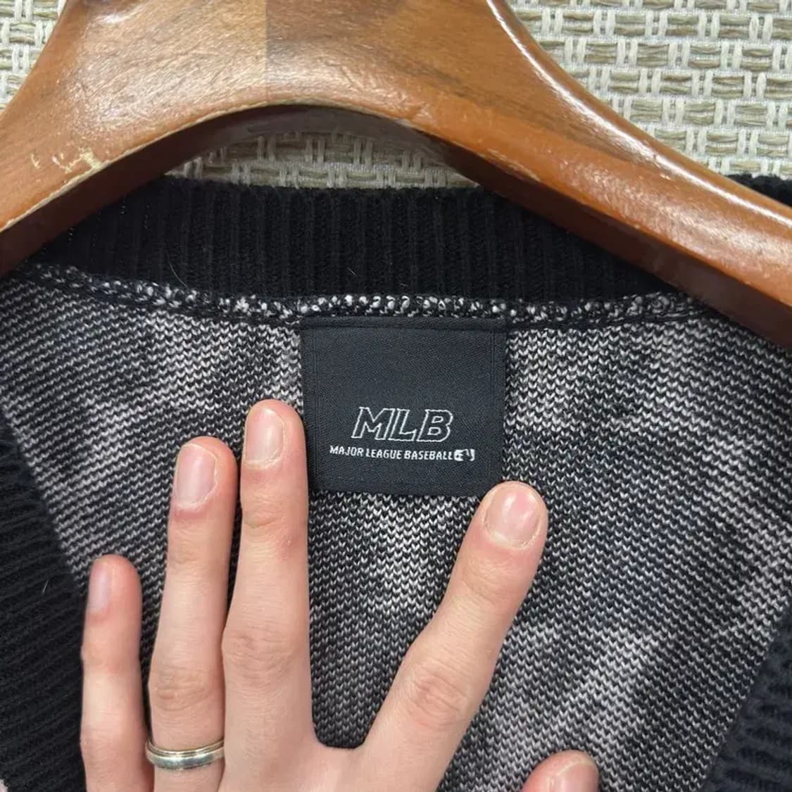 MLB 뉴욕양키스 모노그램 아크릴 니트 가디건 100 A02708 상품이미지3