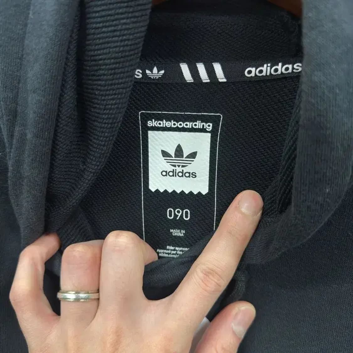 아디다스 캐주얼 프린팅로고 후드티 90 A02706 상품이미지3