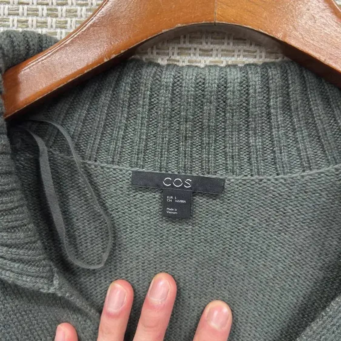 코스 COS 캐주얼 브이넥 울 니트 스웨터 S A02776 상품이미지3