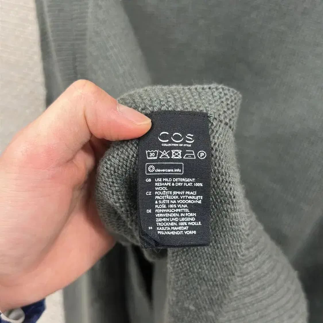 코스 COS 캐주얼 브이넥 울 니트 스웨터 S A02776 상품이미지4