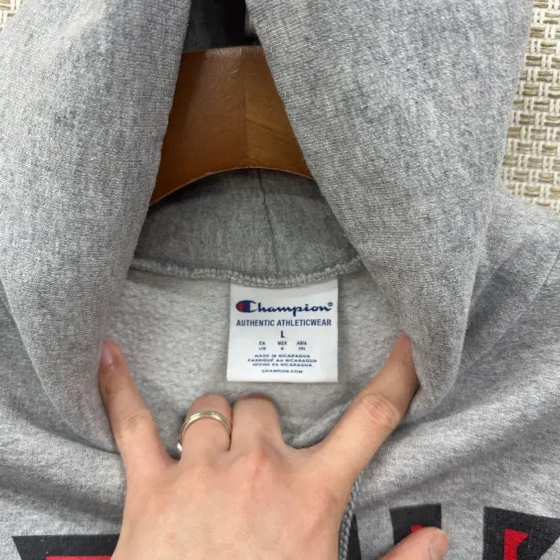 챔피온 어센틱 ESU 프린팅 후드티 L A02930 상품이미지3