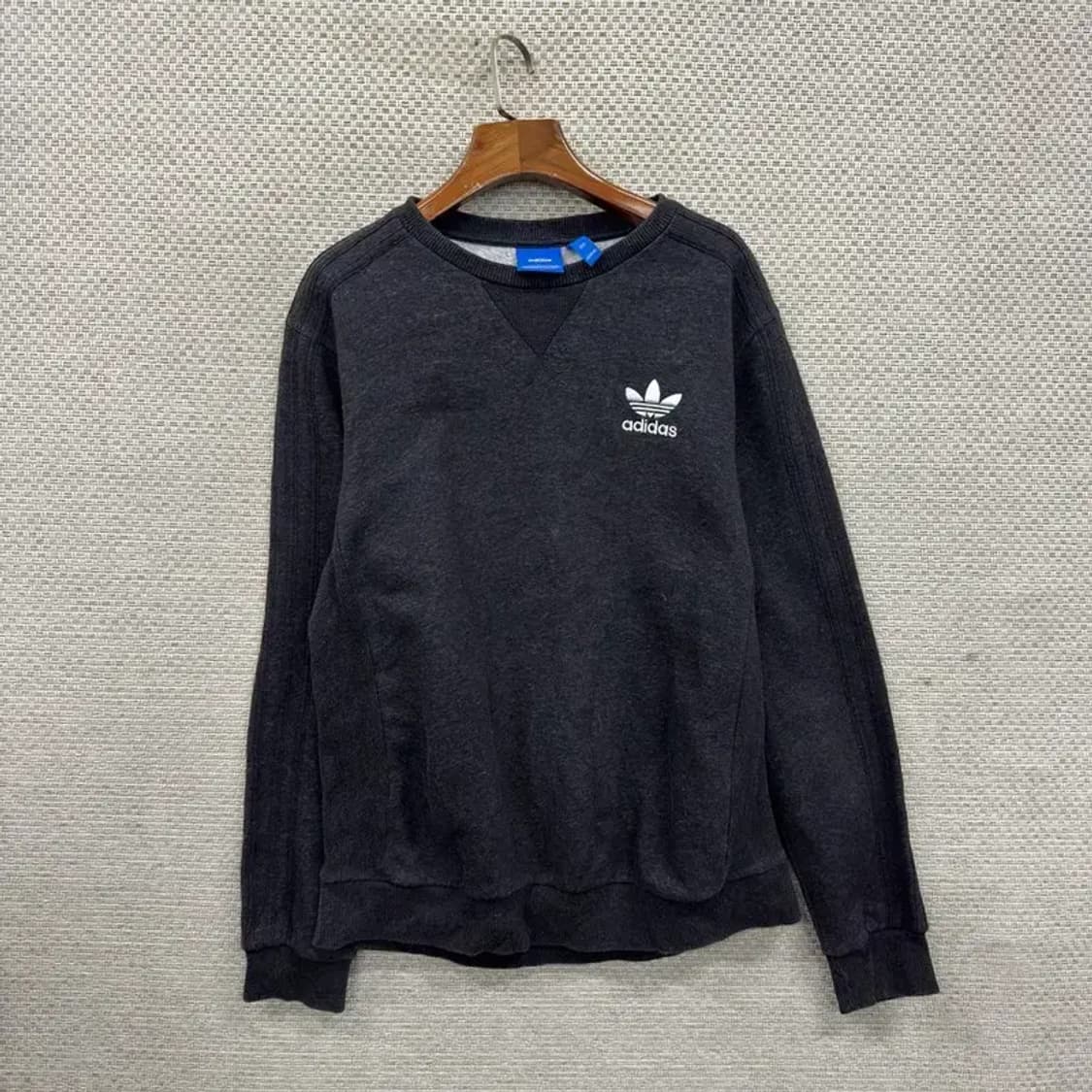 아디다스 캐주얼 자수로고 약기모 스웻셔츠 맨투맨 100 A03014 상품이미지1