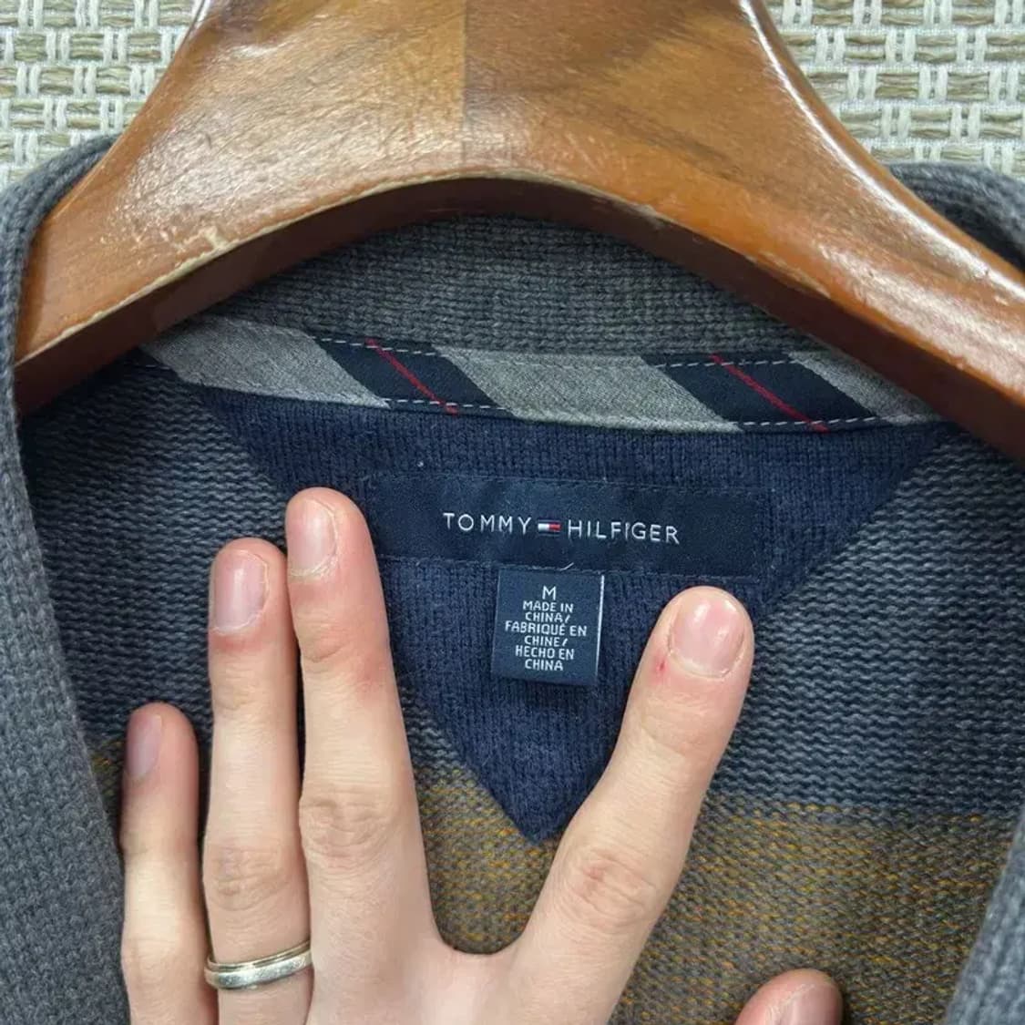 타미힐피거 캐주얼 자수로고 단가라 니트 가디건 M A03088 상품이미지3