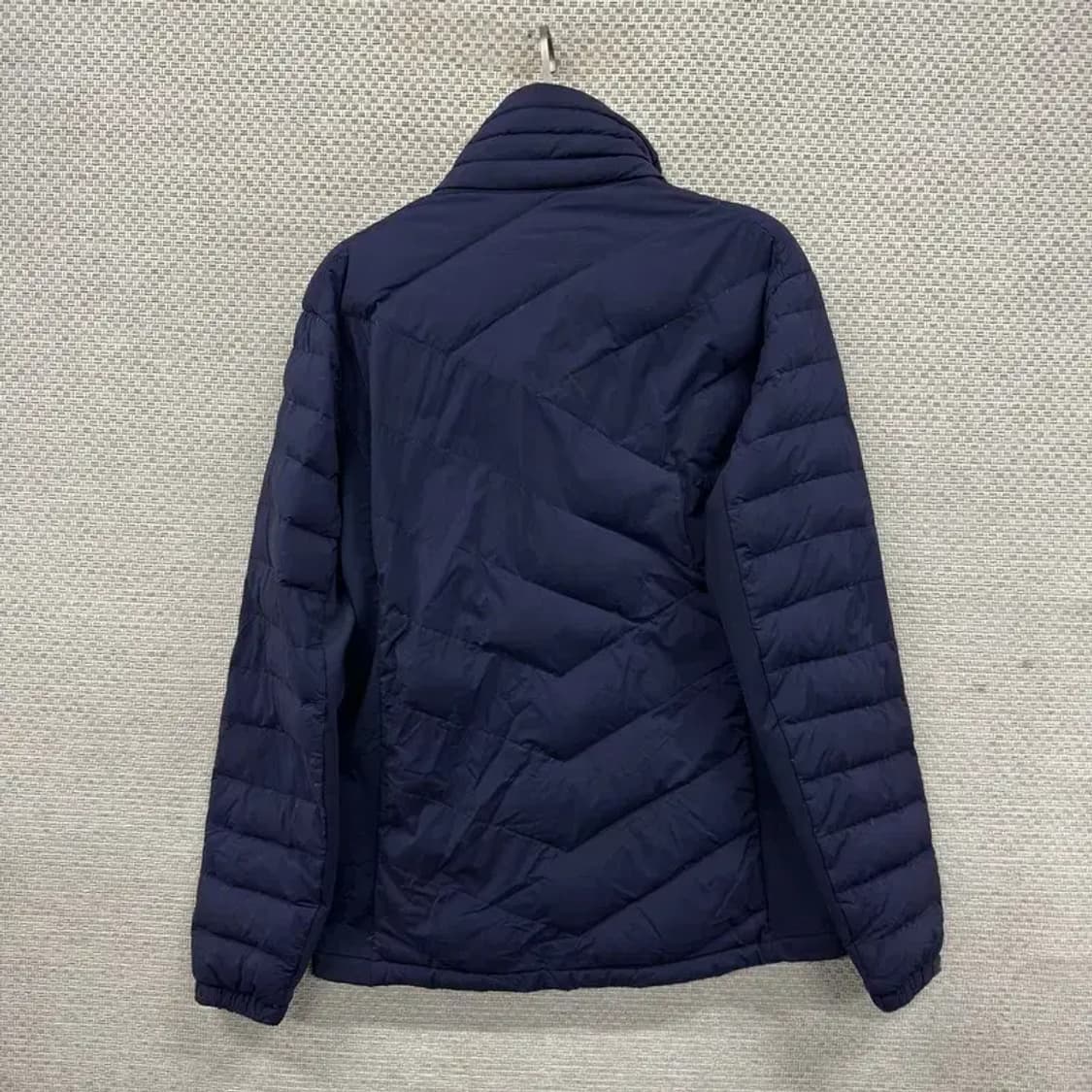 네파 아웃도어 자수로고 거위털 구스다운 경량 패딩 100 A03110 상품이미지2