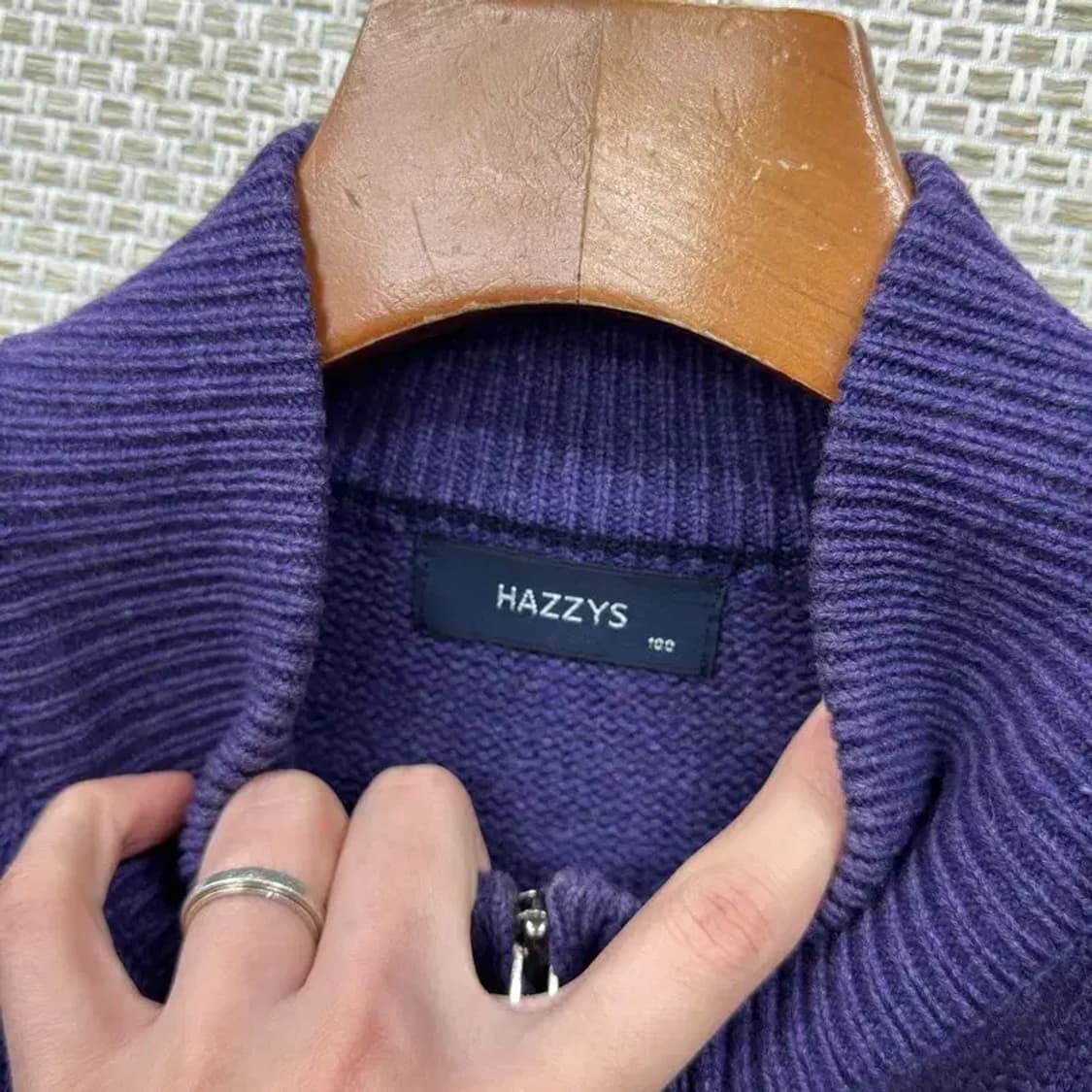 헤지스 캐주얼 자수로고 울 니트 집업 가디건 100 A03111 상품이미지3