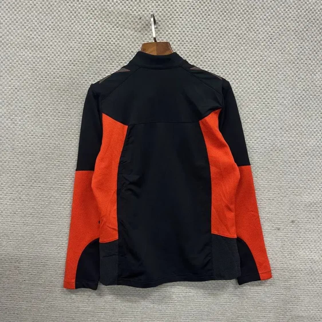 아이더 아웃도어 자수로고 반집업 긴팔티 M A03173 상품이미지2