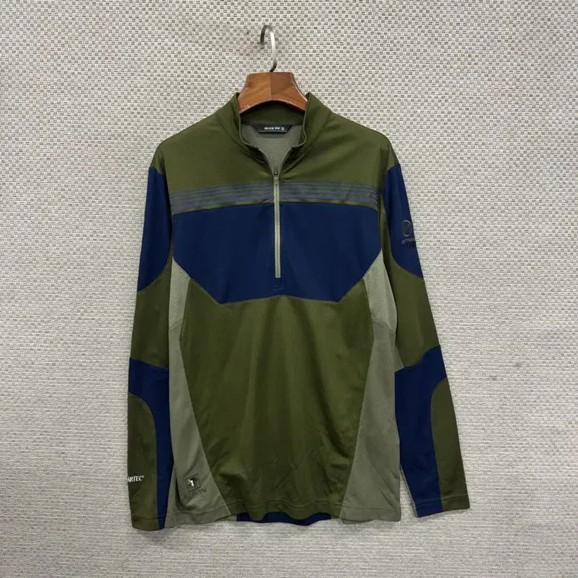 블랙야크 아웃도어 자수로고 반집업 긴팔티 100 A03190 상품이미지1