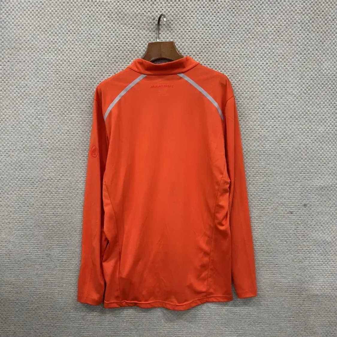 마무트 아웃도어 프린팅로고 반집업 긴팔티 XL A03250 상품이미지2