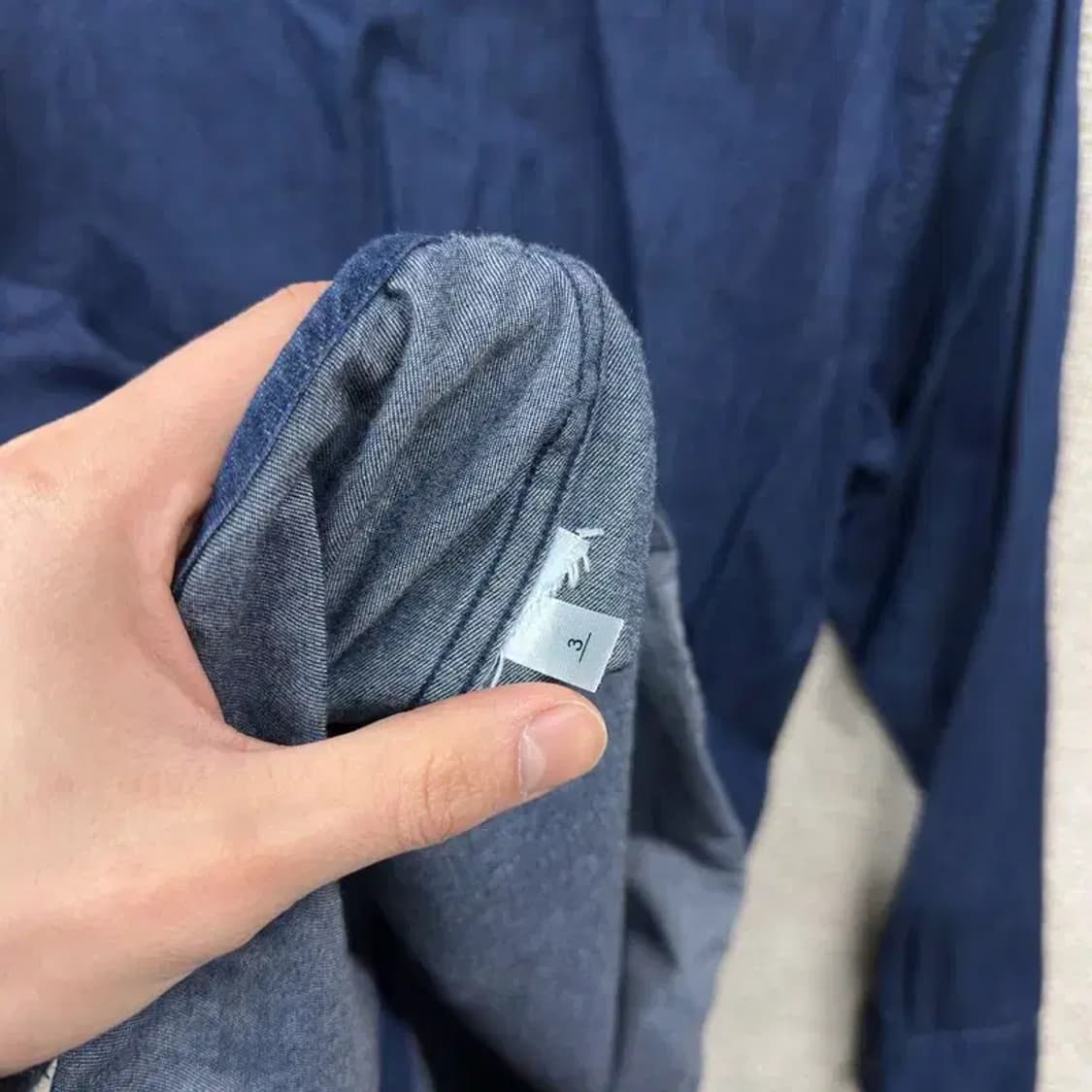 유니클로 캐주얼 포켓 데님 청셔츠 M A03324 상품이미지4