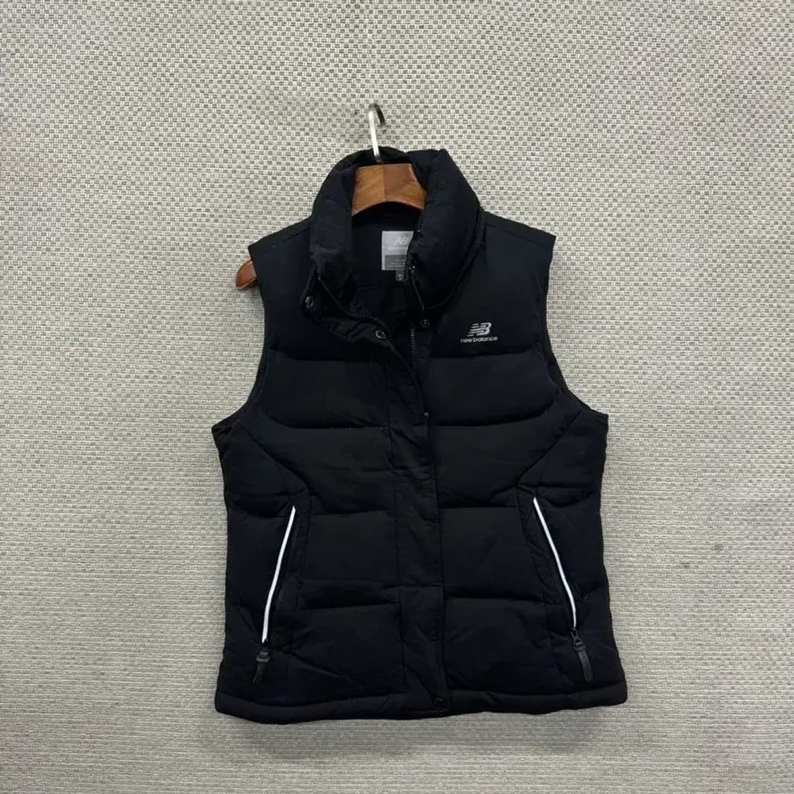 뉴발란스 캐주얼 자수로고 오리털 덕다운 패딩 조끼 M A03338 상품이미지1