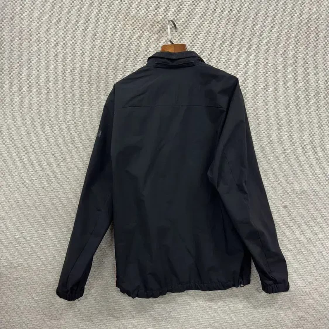 밀레 아웃도어 프린팅로고 윈드러너 바람막이 100 A03351 상품이미지2