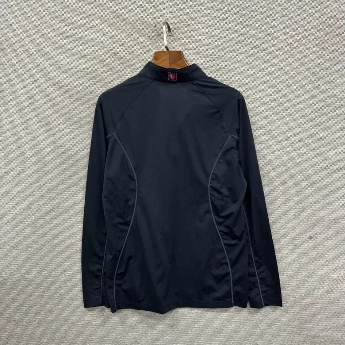 블랙야크 아웃도어 자수로고 반집업 긴팔티 95 A03429 상품이미지2