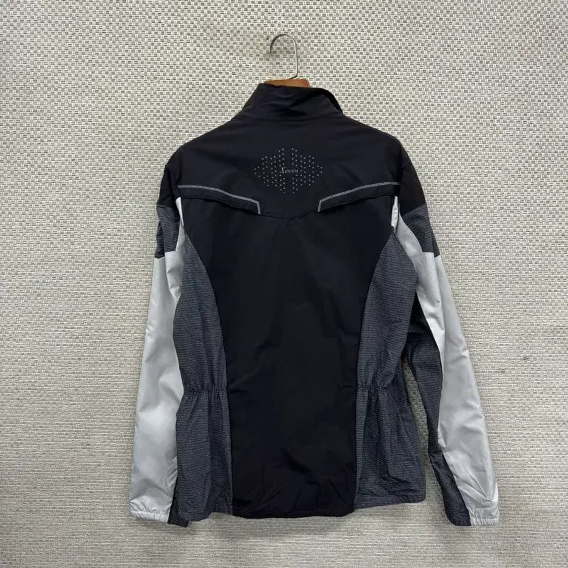 아이더 아웃도어 자수로고 윈드러너 바람막이 자켓 M A03579 상품이미지2