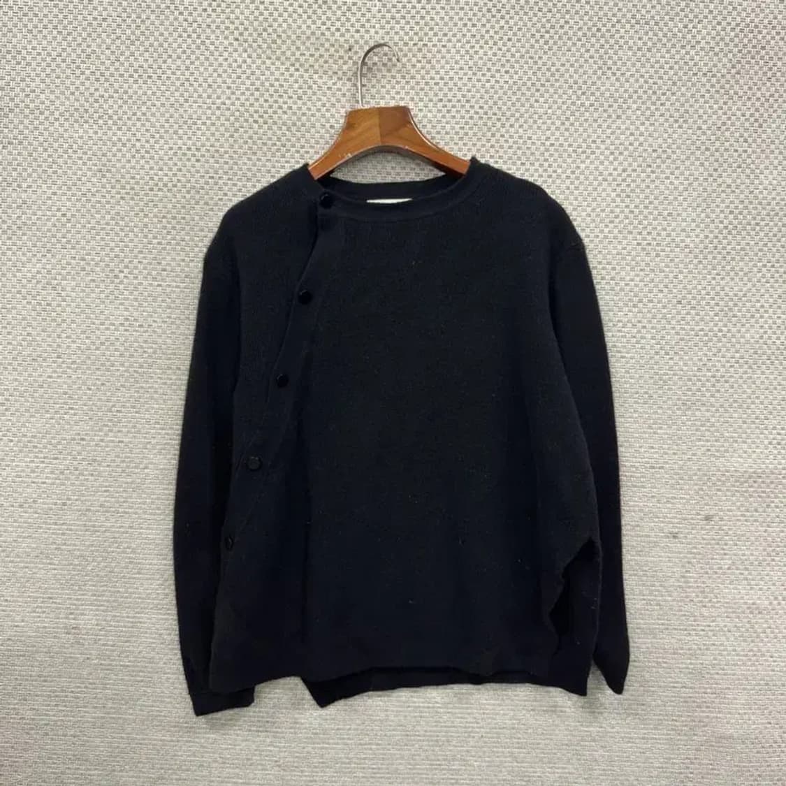 시스템 한섬 캐주얼 사선버튼 울 니트 스웨터 F A03738 상품이미지1