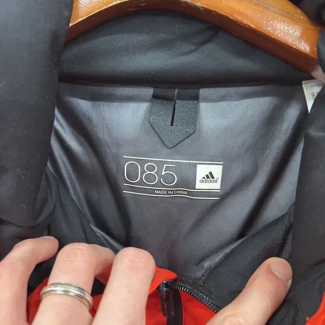 아디다스 캐주얼 프린팅로고 오리털 덕다운 패딩 85 A03753 상품이미지3