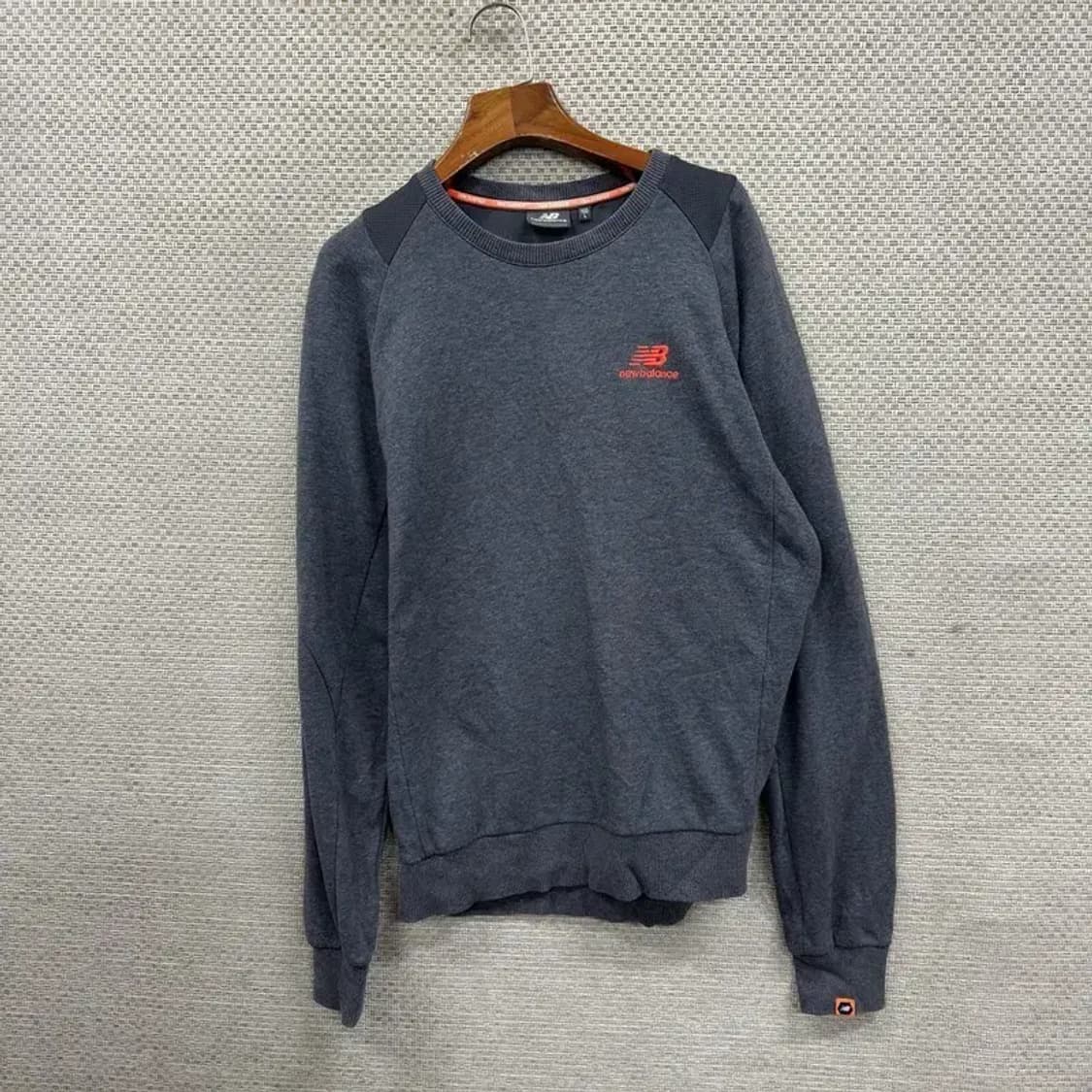뉴발란스 캐주얼 자수로고 스웻셔츠 맨투맨 L A04526 상품이미지1