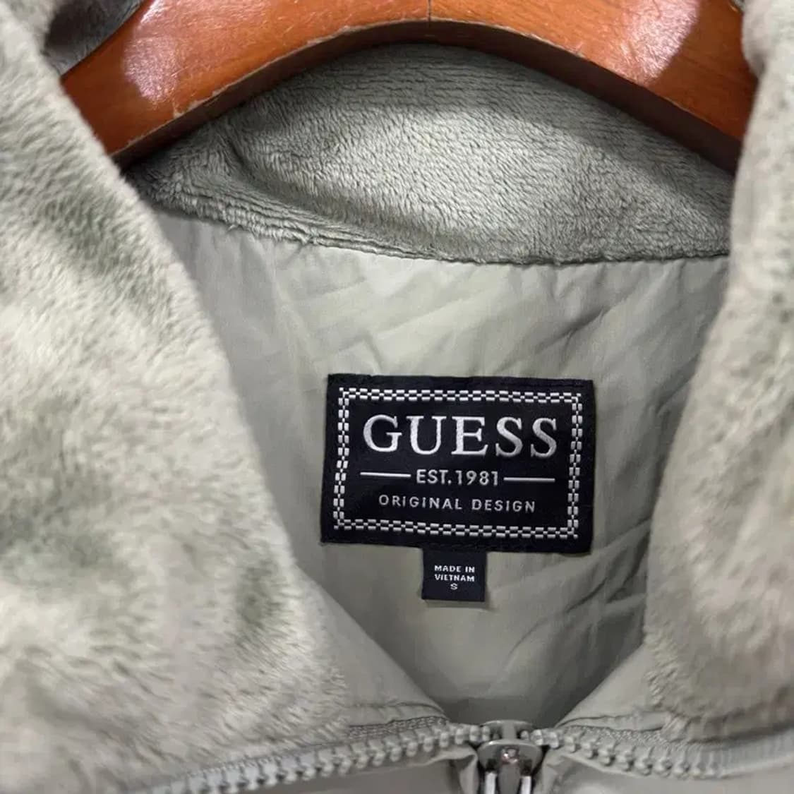 게스 캐주얼 오리털 덕다운 패딩 점퍼 S A04543 상품이미지3