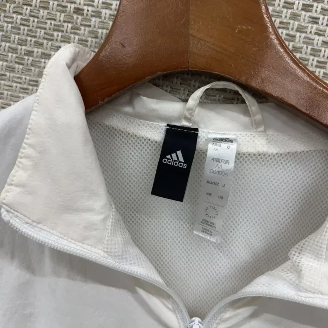 아디다스 캐주얼 멀티로고 윈드브레이커 바람막이 L A04537 상품이미지3