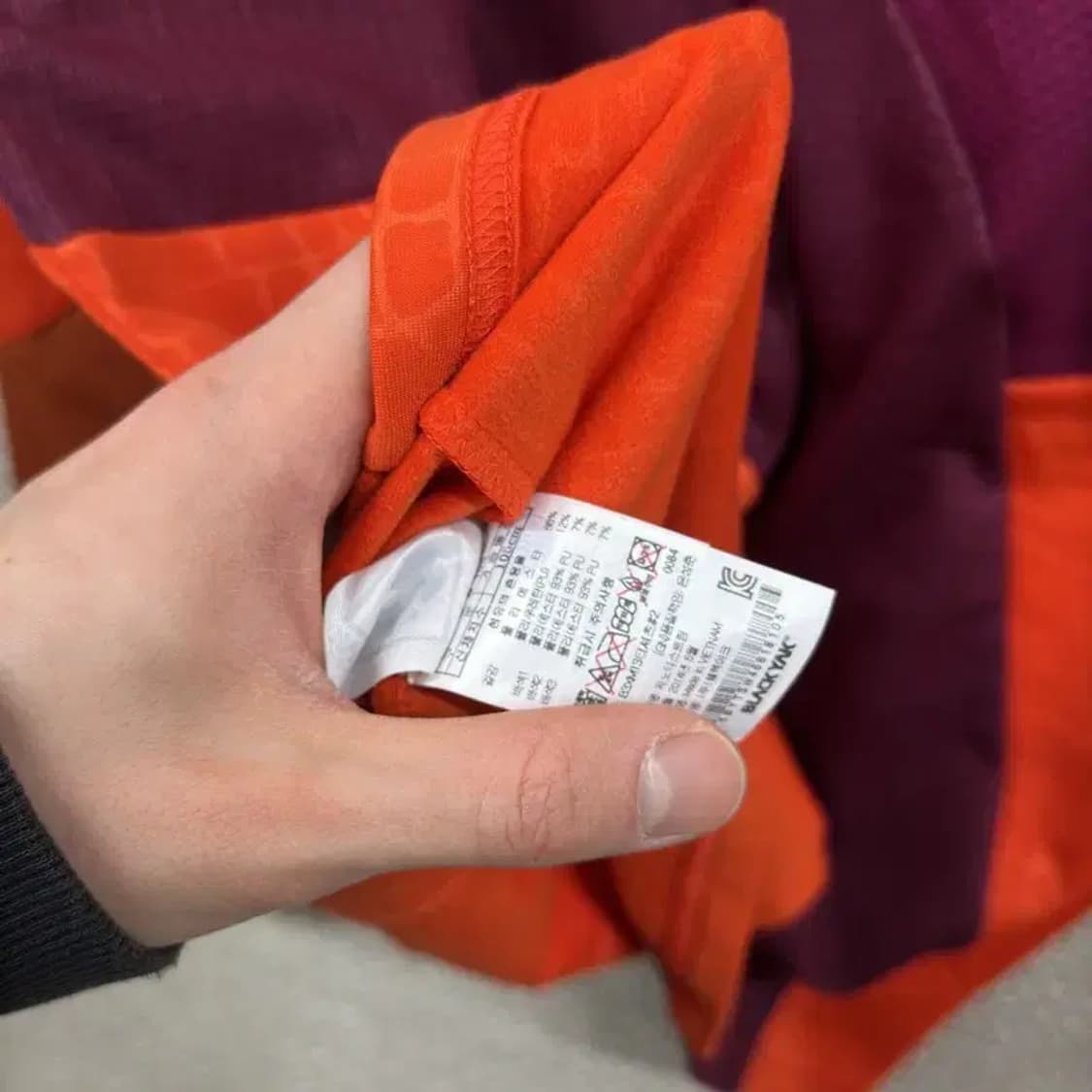 블랙야크 아웃도어 자수로고 약기모 반집업 긴팔티 105 A04620 상품이미지4