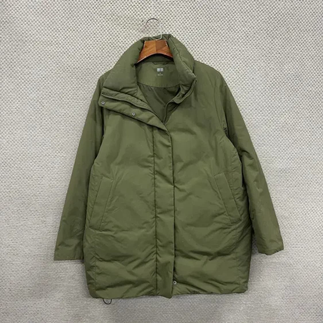 유니클로 캐주얼 깃털 다운 하프 패딩 점퍼 L A04613 상품이미지1