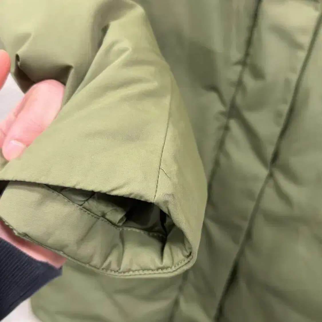 유니클로 캐주얼 깃털 다운 하프 패딩 점퍼 L A04613 상품이미지5