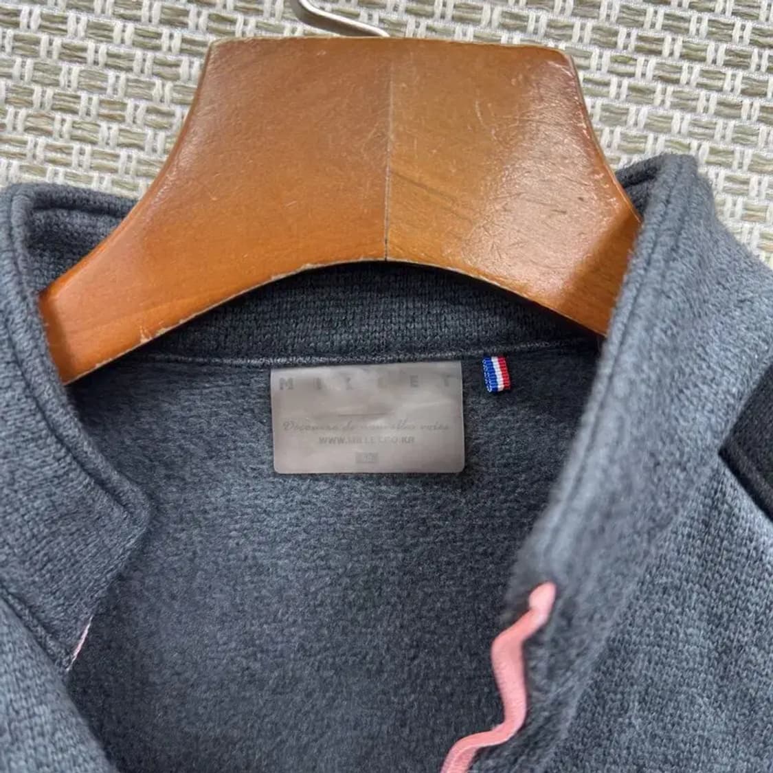 밀레 아웃도어 자수로고 약기모 반집업 긴팔티 90 A04619 상품이미지3