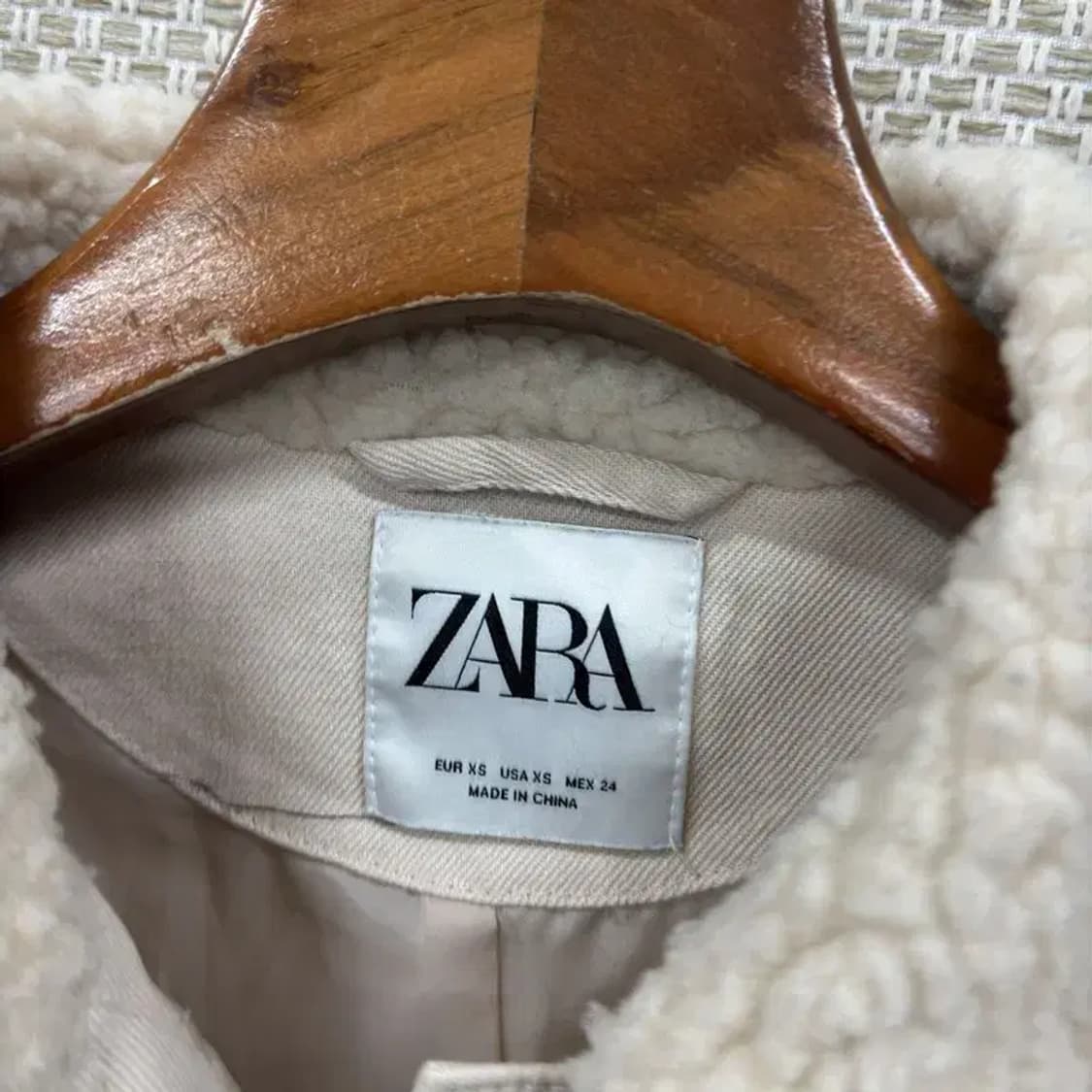 자라 ZARA 캐주얼 양털 플리스 숏 후리스 자켓 XS A04629 상품이미지3