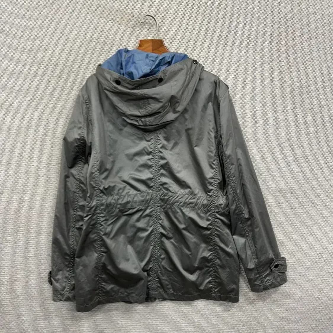 헤지스 캐주얼 유광 사파리 바람막이 자켓 100 A04625 상품이미지2